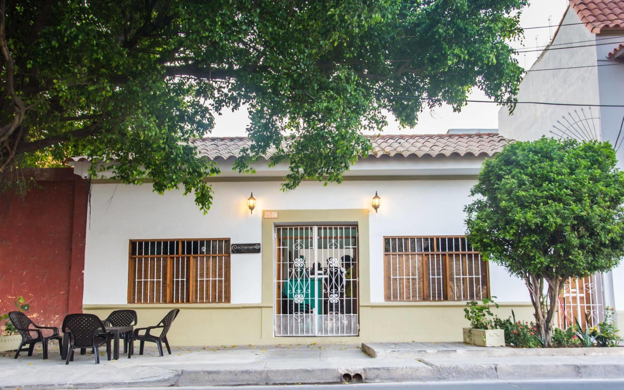 Pachamama Hostal *
